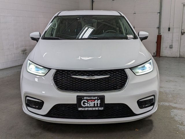 Used 2023 Chrysler Pacifica - photo 9