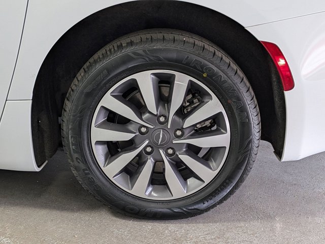 Used 2023 Chrysler Pacifica - photo 10
