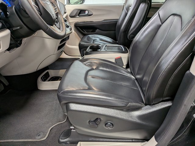 Used 2023 Chrysler Pacifica - photo 15