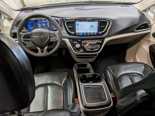 Used 2023 Chrysler Pacifica - photo 25