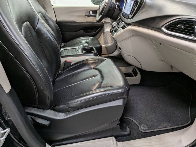 Used 2023 Chrysler Pacifica - photo 30