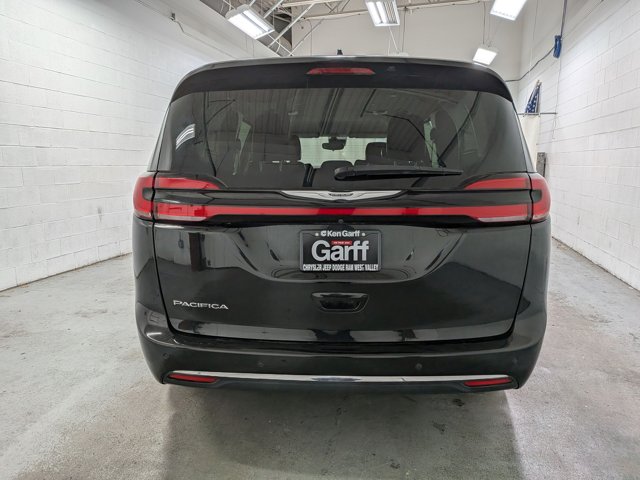 Used 2023 Chrysler Pacifica - photo 5