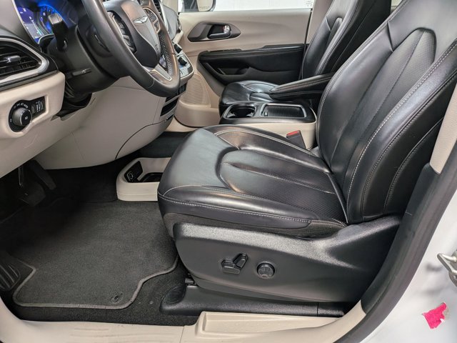Used 2023 Chrysler Pacifica - photo 15