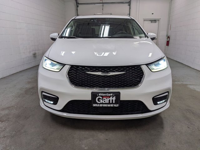 Used 2023 Chrysler Pacifica - photo 9