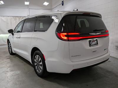 Used 2024 Chrysler Pacifica - photo 1