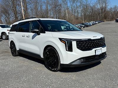 Used 2026 Kia Carnival - photo 1