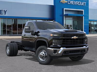 New 2025 Chevrolet Silverado 3500 - photo 1