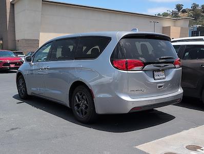 2019 Chrysler Pacifica FWD Minivan for sale #250710A - photo 2
