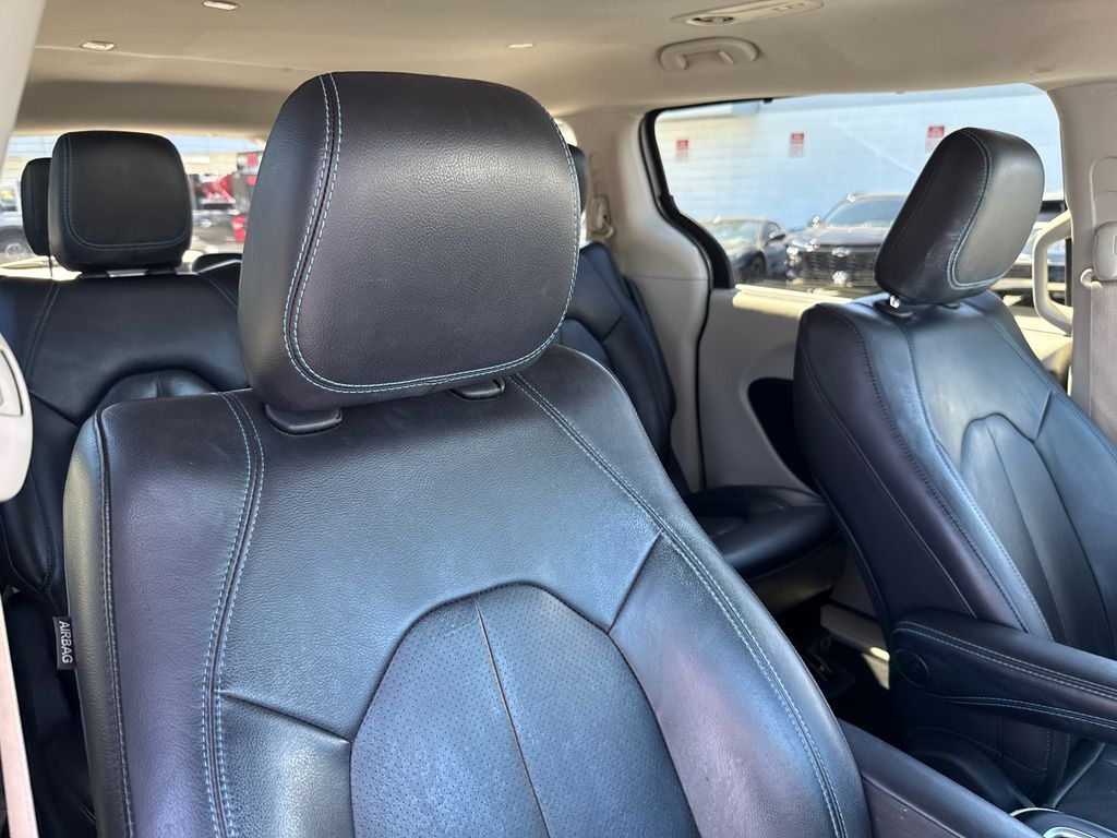 Used 2021 Chrysler Pacifica - photo 15