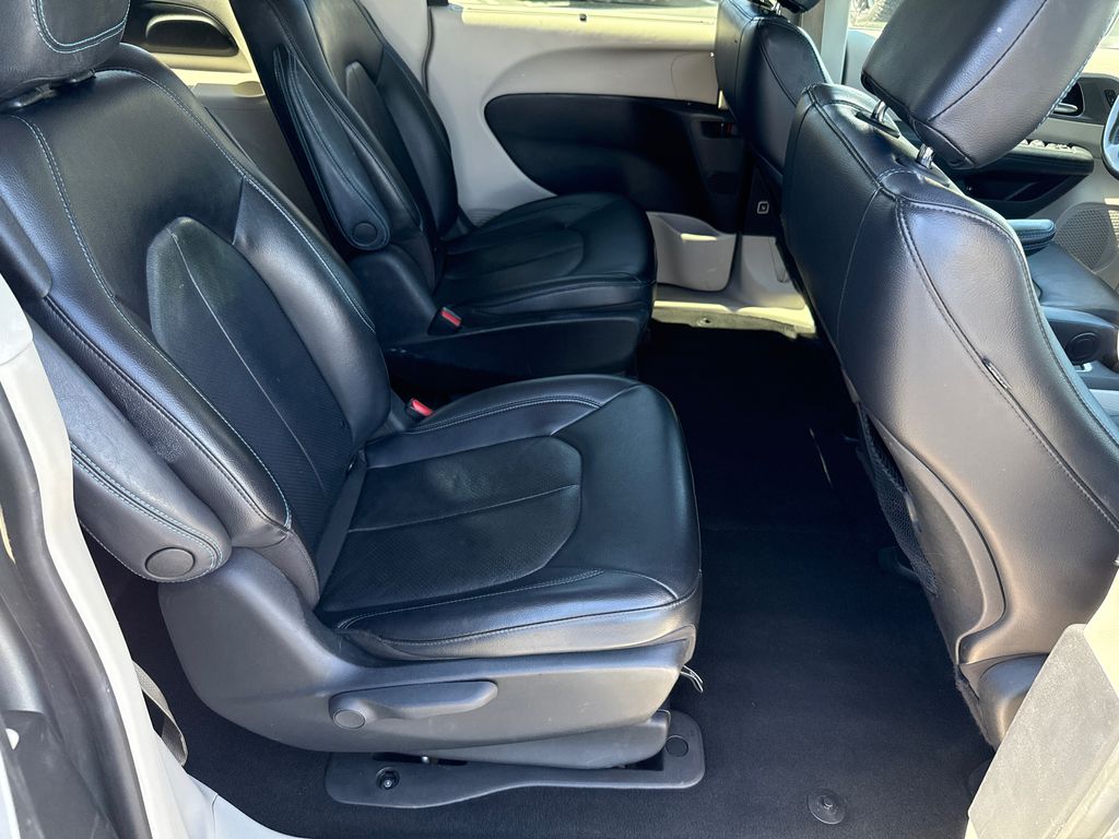 Used 2021 Chrysler Pacifica - photo 16