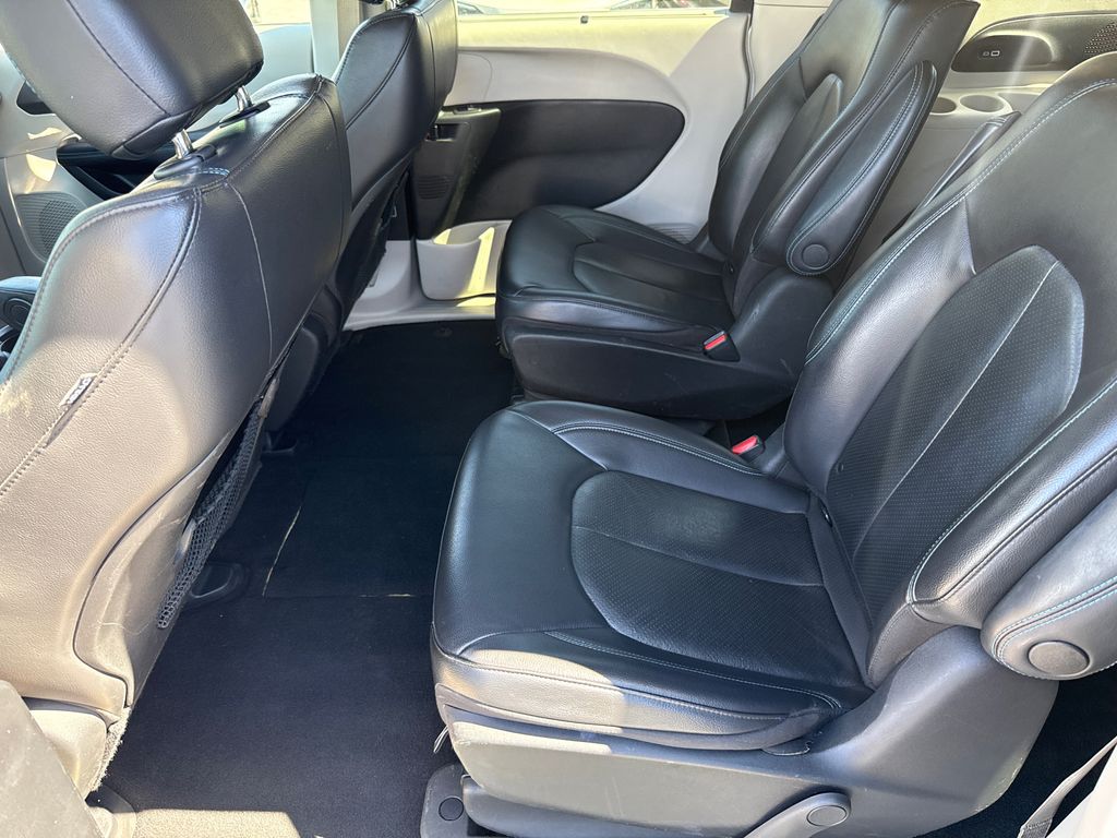 Used 2021 Chrysler Pacifica - photo 18