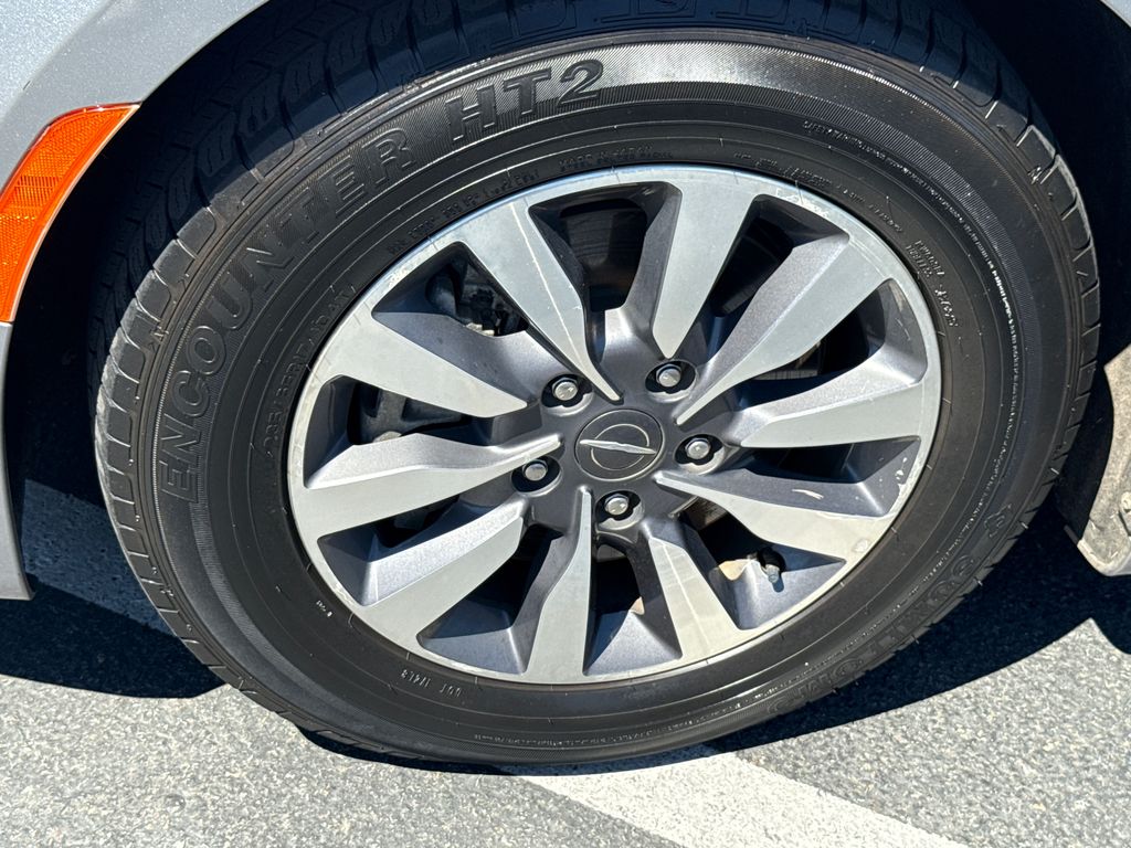 Used 2021 Chrysler Pacifica - photo 9