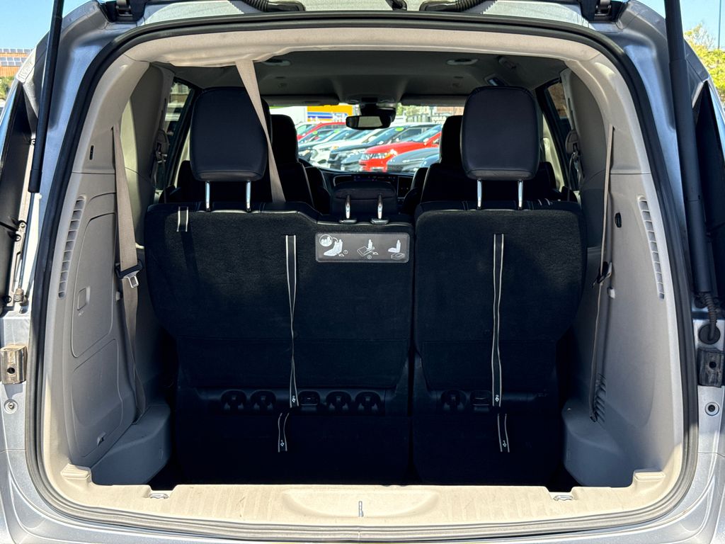 Used 2021 Chrysler Pacifica - photo 12