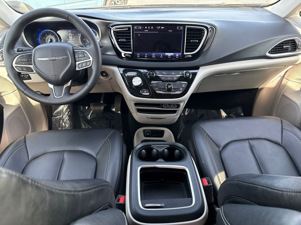Used 2024 Chrysler Pacifica - photo 20