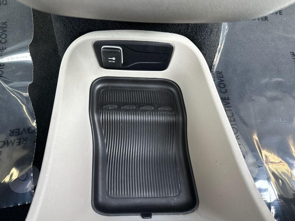 Used 2024 Chrysler Pacifica - photo 27