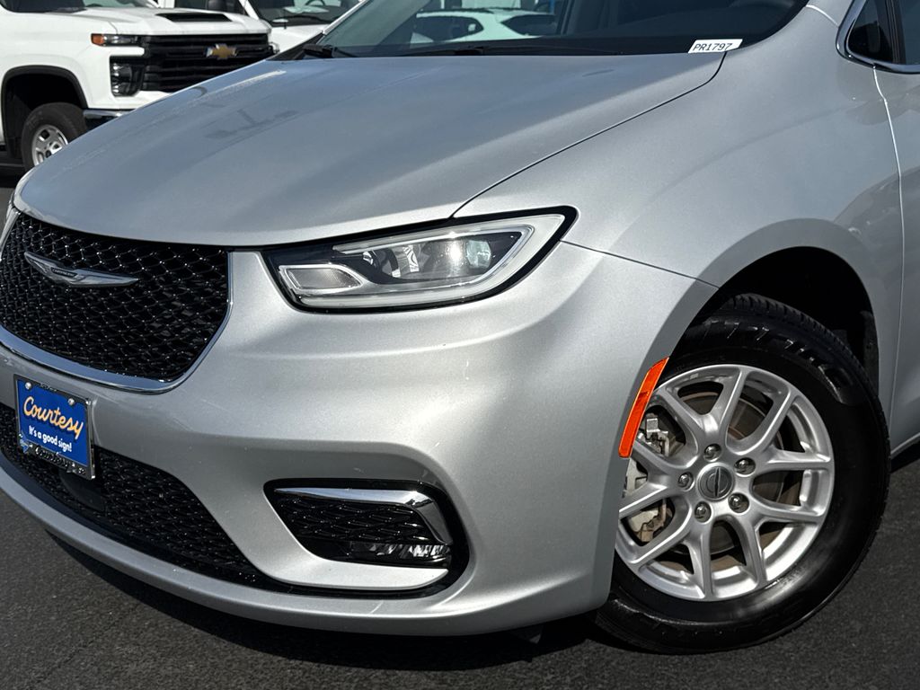 Used 2024 Chrysler Pacifica - photo 7