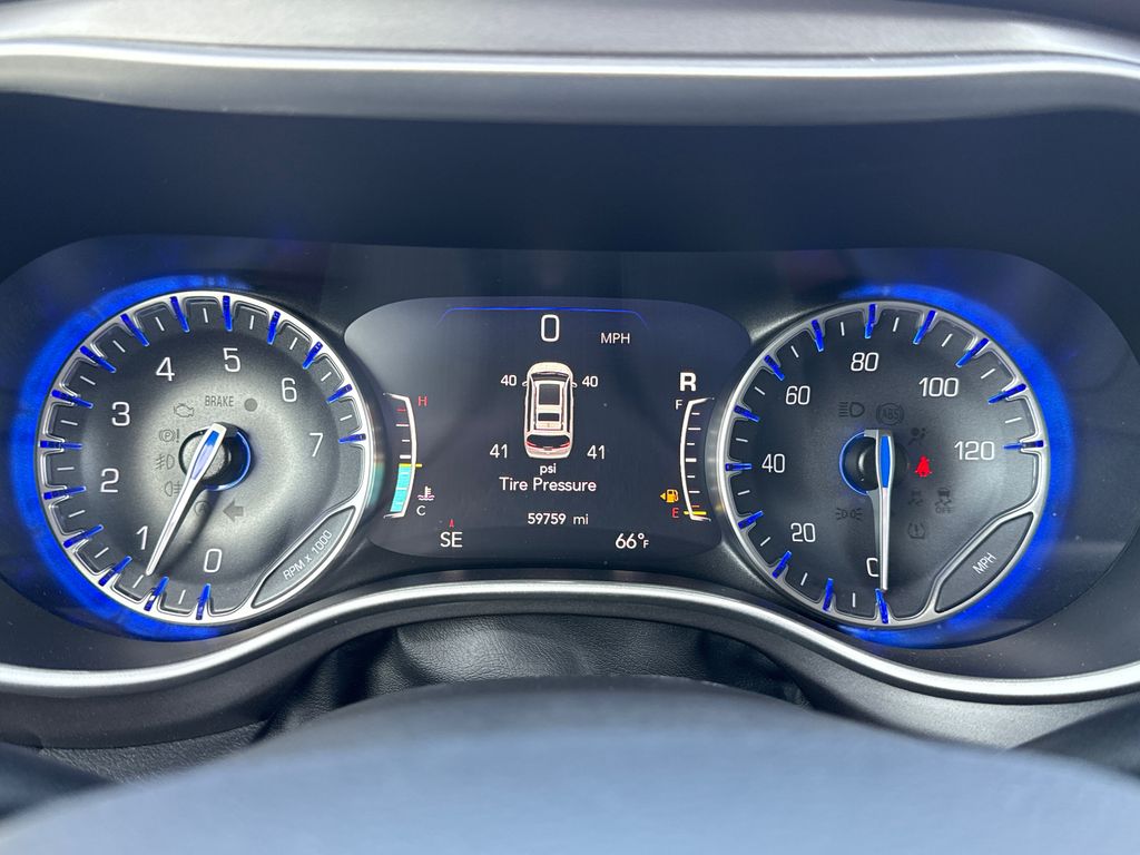 Used 2024 Chrysler Pacifica - photo 34
