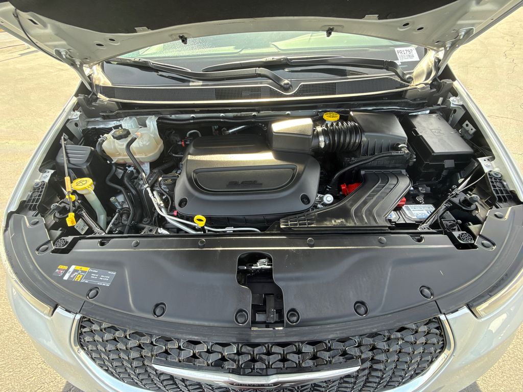Used 2024 Chrysler Pacifica - photo 11