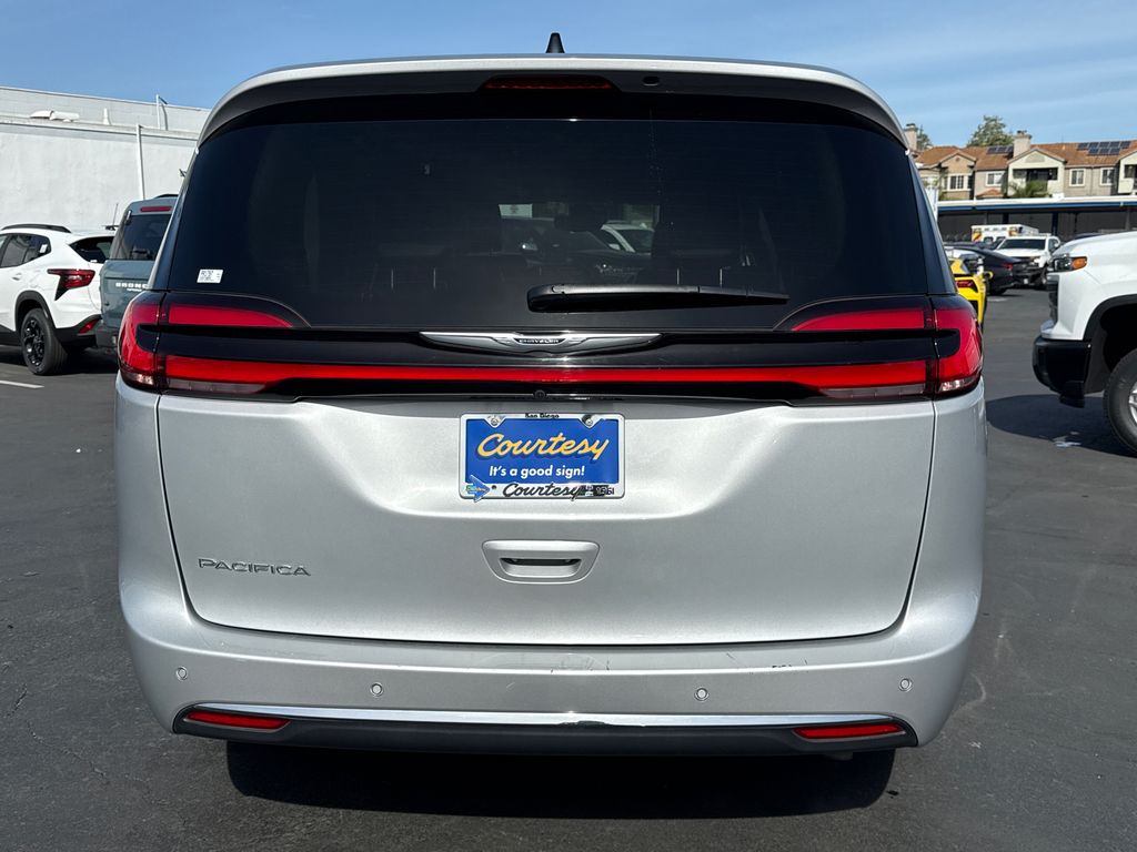 Used 2024 Chrysler Pacifica - photo 5