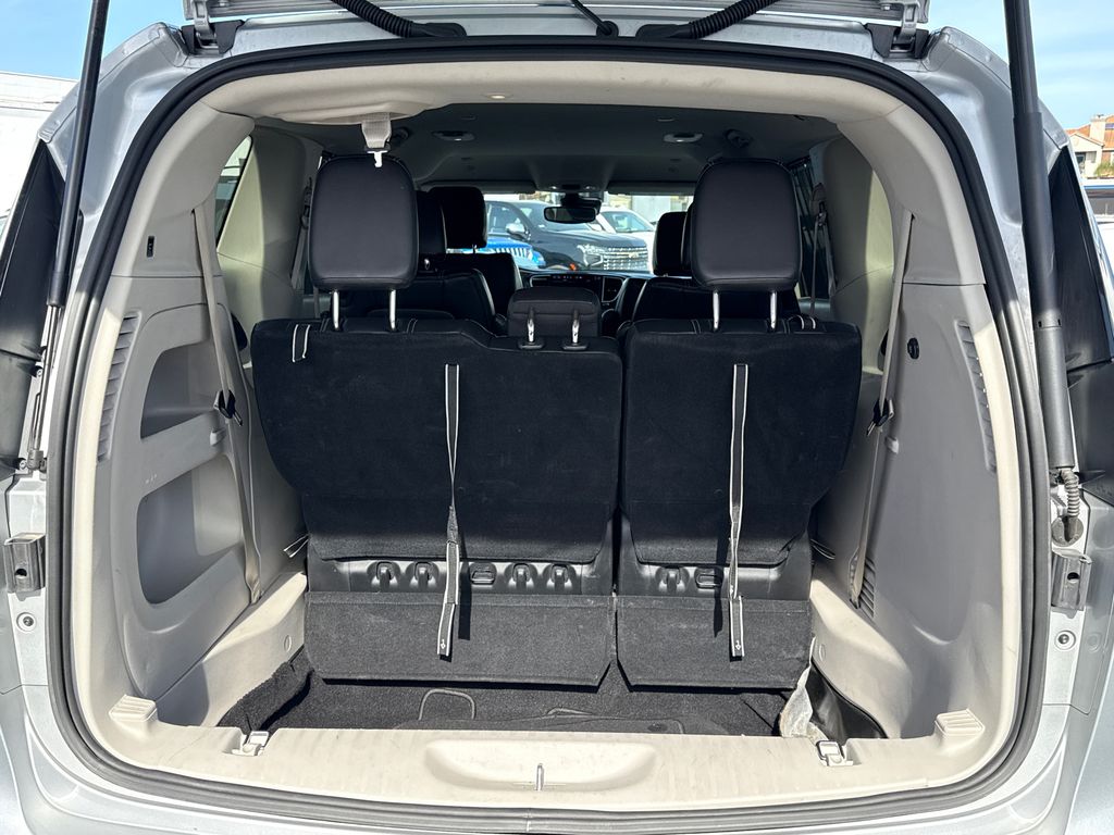 Used 2024 Chrysler Pacifica - photo 12