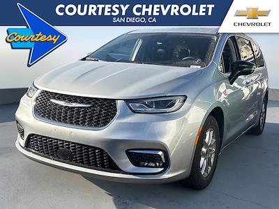 Used 2024 Chrysler Pacifica - photo 1