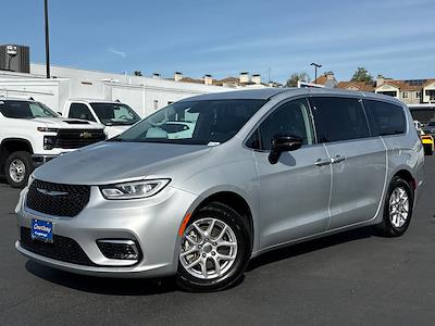 Used 2024 Chrysler Pacifica - photo 1