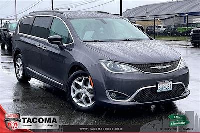 Used 2017 Chrysler Pacifica Touring L Minivan for sale #HR654021 - photo 1