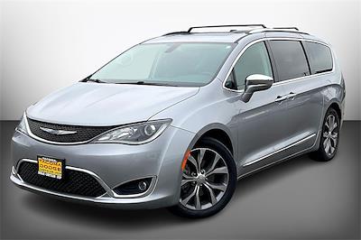 2017 Chrysler Pacifica Limited FWD for sale #HR762926 - photo 1