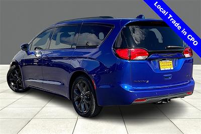 2019 Chrysler Pacifica Limited FWD for sale #KR508423 - photo 2