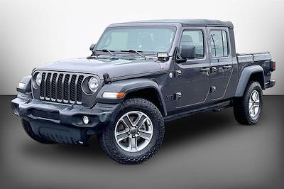 Used 2021 Jeep Gladiator - photo 1