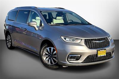 2021 Chrysler Pacifica Hybrid Touring L FWD for sale #MR581165 - photo 1