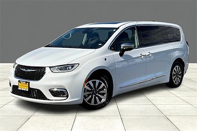 2023 Chrysler Pacifica Hybrid Limited FWD for sale #PR542029 - photo 1
