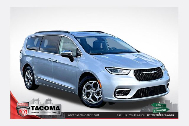 Used 2023 Chrysler Pacifica - photo 1