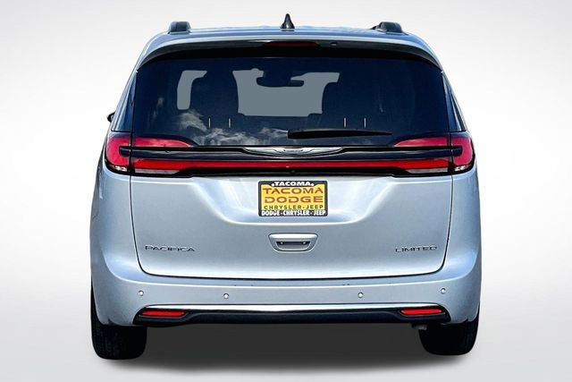 Used 2023 Chrysler Pacifica - photo 7
