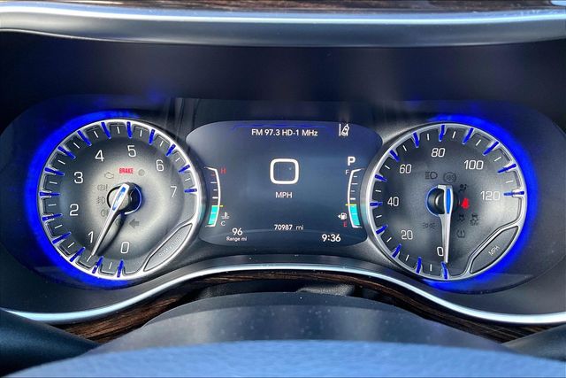 Used 2023 Chrysler Pacifica - photo 22