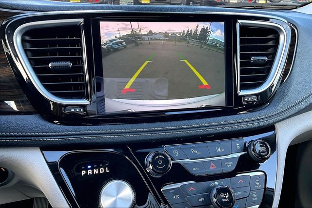 Used 2023 Chrysler Pacifica - photo 23