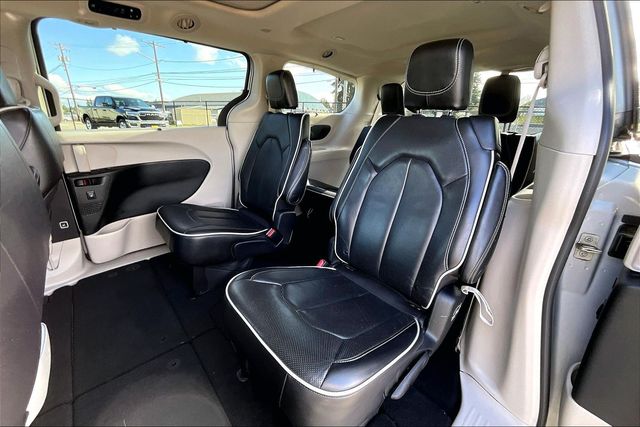 Used 2023 Chrysler Pacifica - photo 28