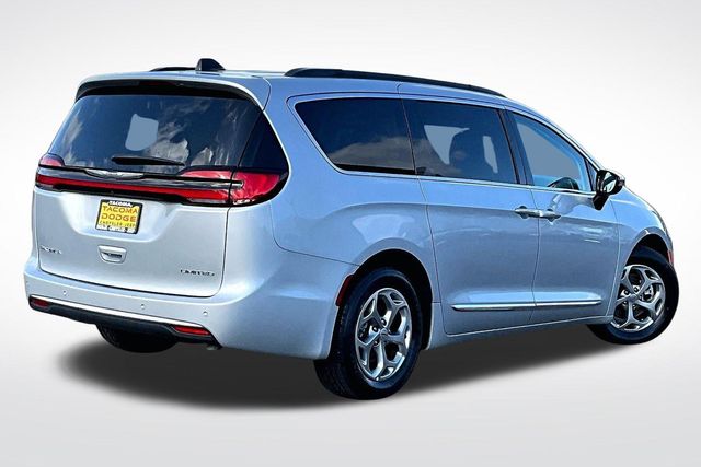 Used 2023 Chrysler Pacifica - photo 15