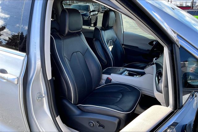 Used 2023 Chrysler Pacifica - photo 10