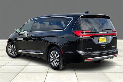 2023 Chrysler Pacifica Hybrid Limited FWD for sale #PR562673 - photo 2
