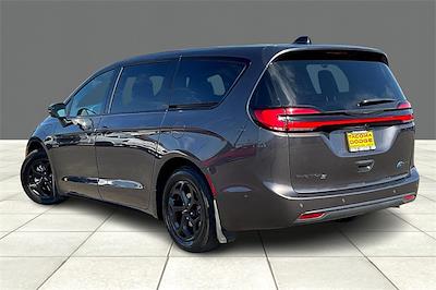 Used 2023 Chrysler Pacifica Touring L Minivan for sale #PR584317 - photo 2