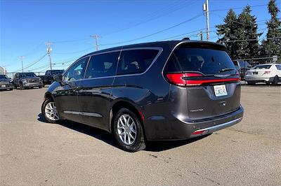 Used 2023 Chrysler Pacifica - photo 1