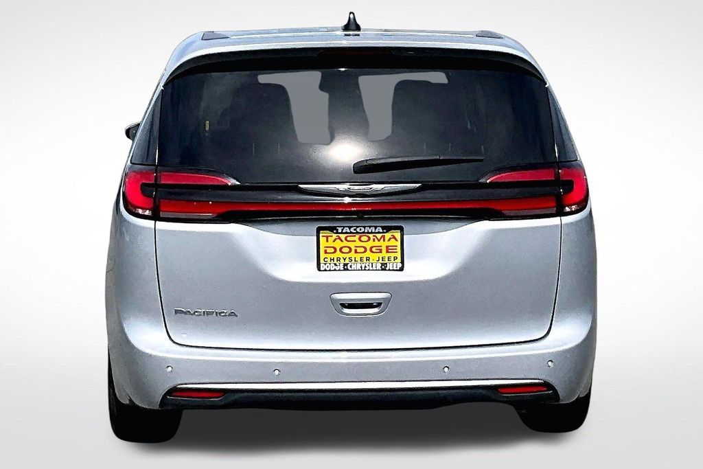 Used 2023 Chrysler Pacifica - photo 8