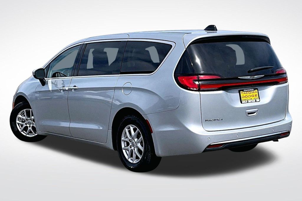 Used 2023 Chrysler Pacifica - photo 15