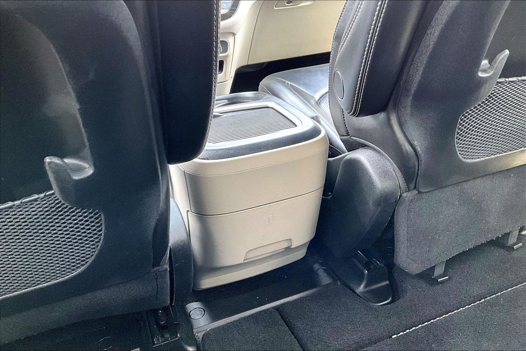 Used 2023 Chrysler Pacifica - photo 36
