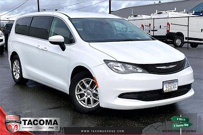 Used 2023 Chrysler Voyager - photo 1