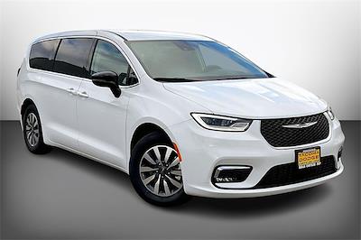 2024 Chrysler Pacifica Hybrid Select FWD for sale #RR153743 - photo 1