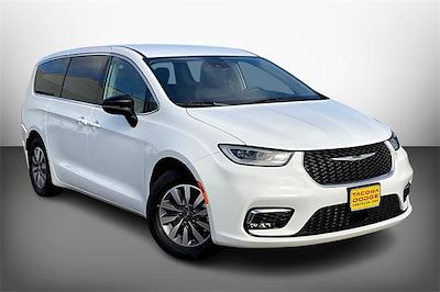 2024 Chrysler Pacifica Hybrid Select FWD for sale #RR153781 - photo 1