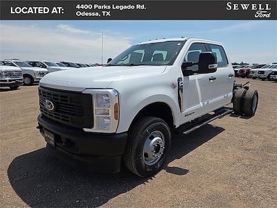 2025 Ford F-350 Crew Cab DRW 4x4 Cab Chassis for sale #1534454 - photo 1