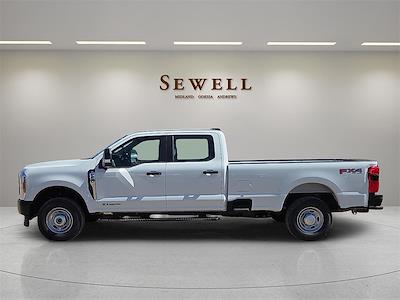 New 2025 Ford F-250 XL Crew Cab 4WD Pickup for sale #1562844 - photo 2